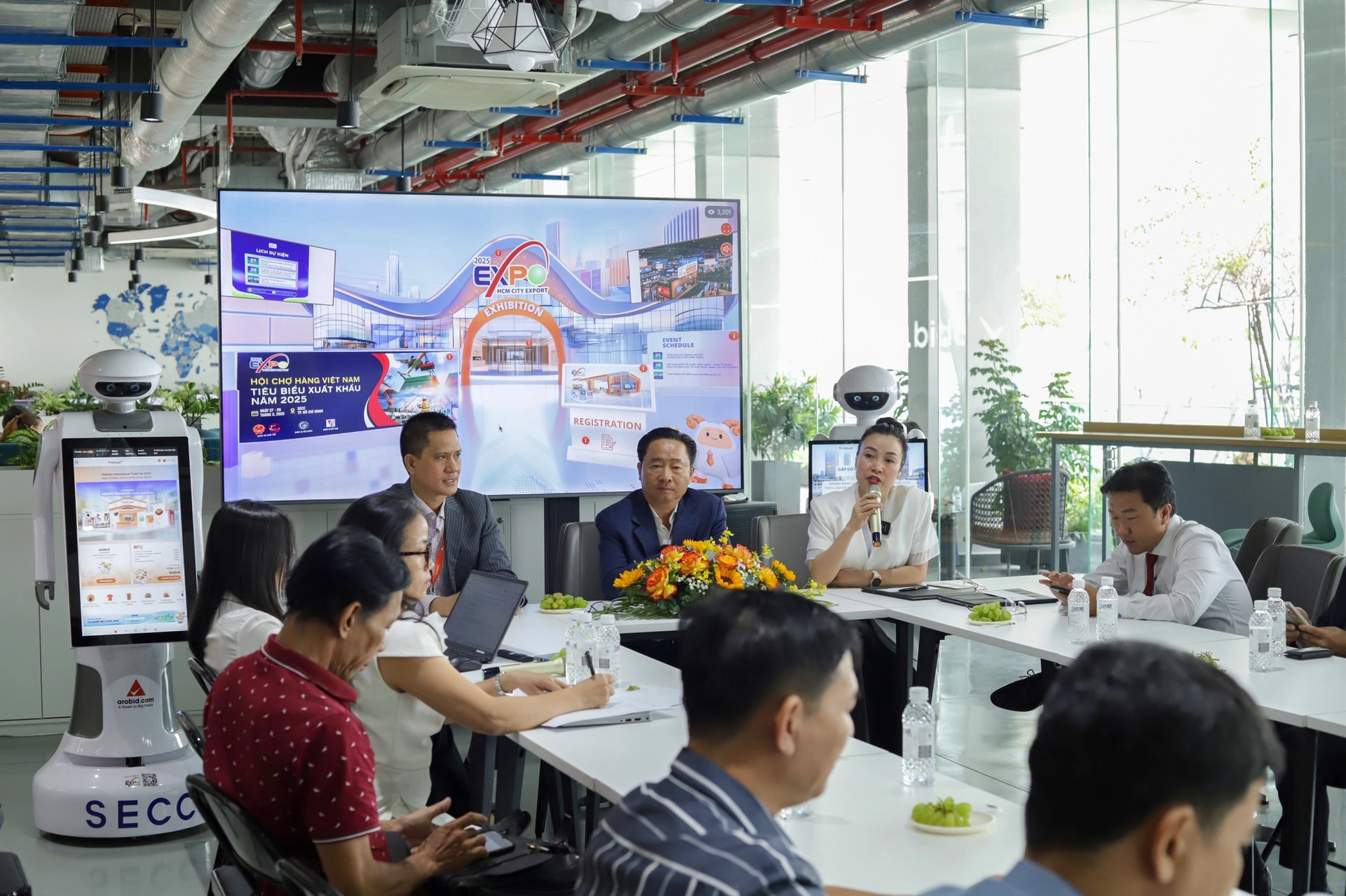 Lãnh đạo cấp cao 2 bên phát biểu tại buổi lễ ký kết. (Ảnh: Arobid) 