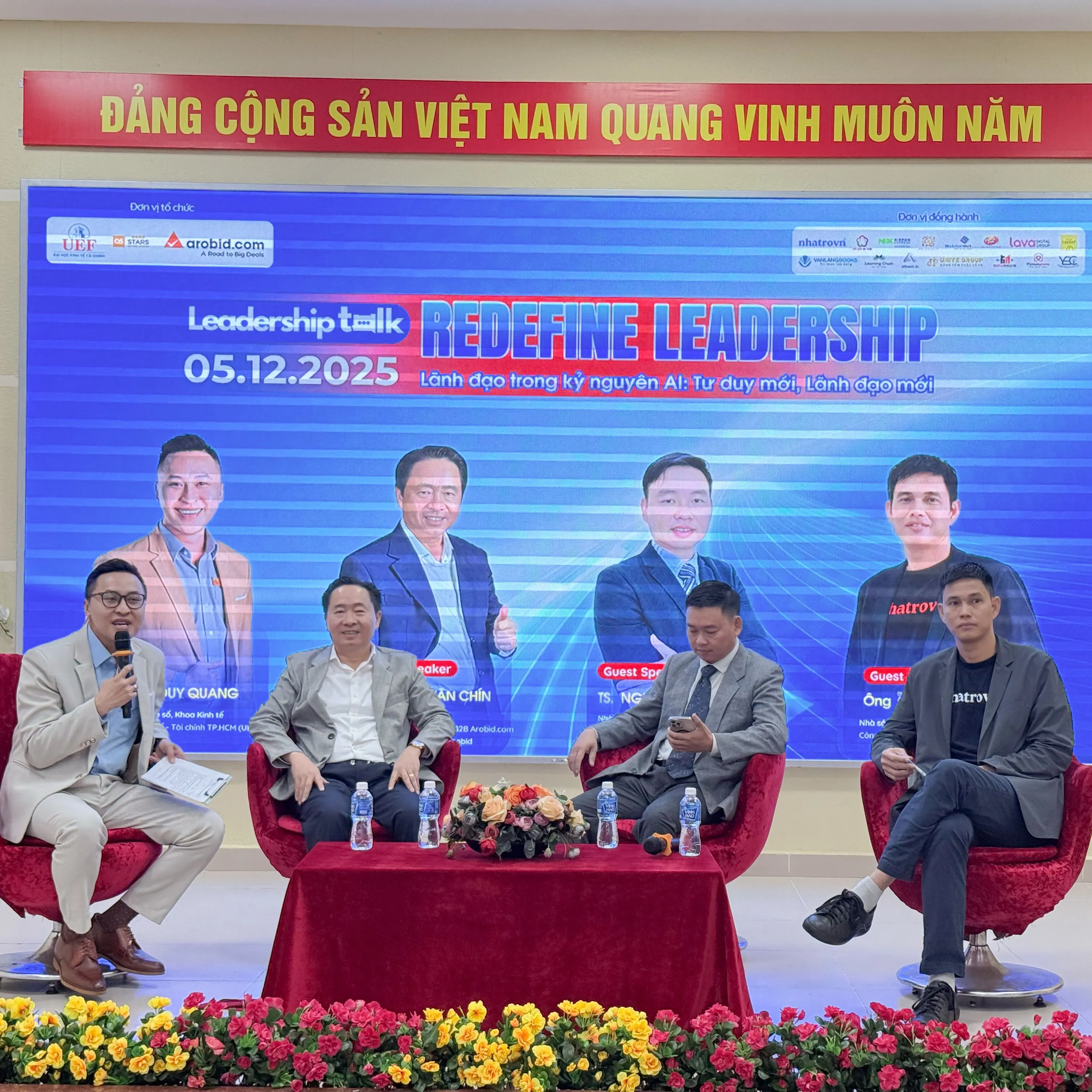 4 diễn giả chính của Leadership Talkshow là TS. Nguyễn Duy Quang, Ông Trần Văn Chín, TS. Nguyễn Bá Hải và Ông Chiêm Hoàng Điền (từ trái sang phải)