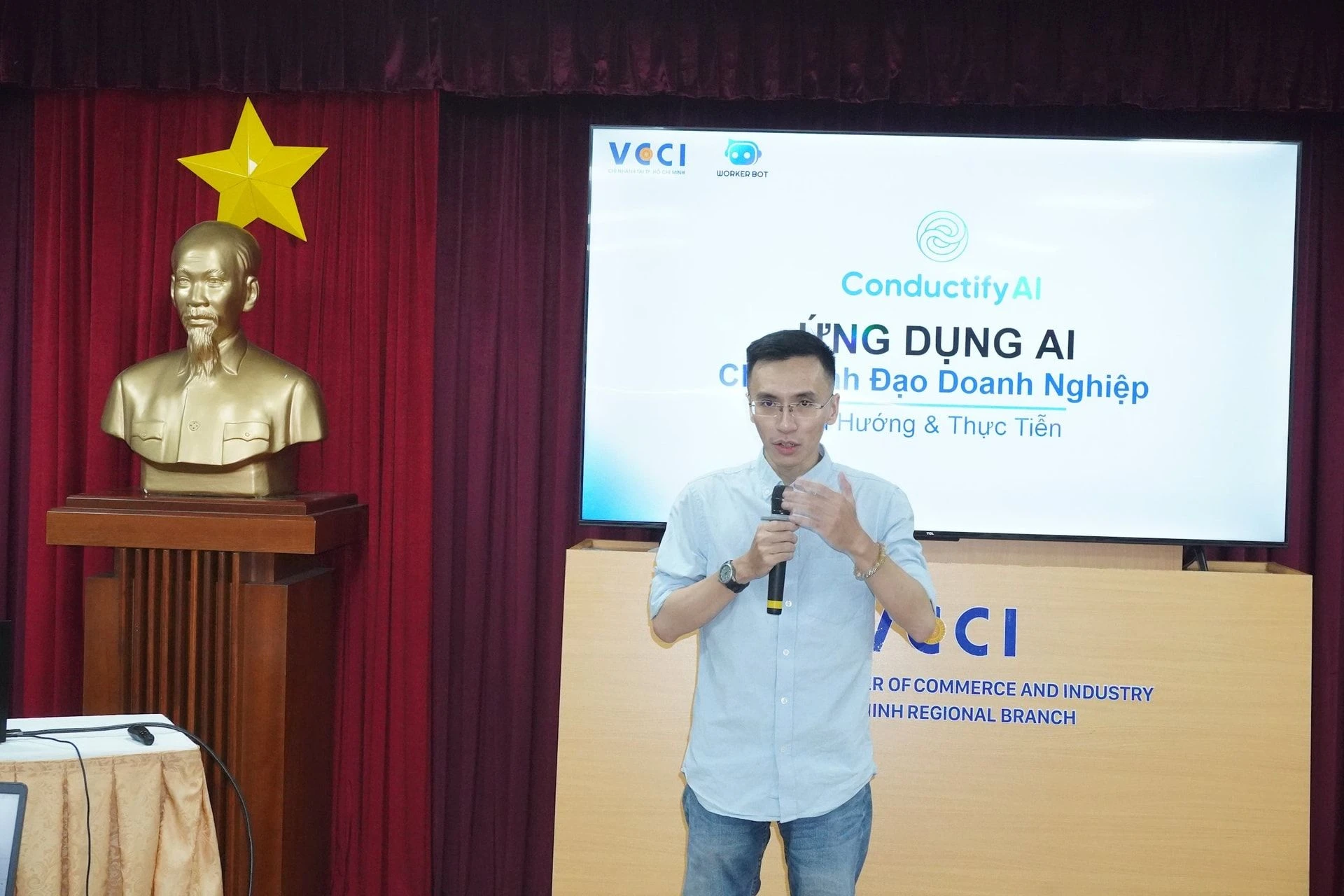 Ông Nguyễn Hồng Phúc: AI có những điểm yếu không thể ứng dụng ngay vào doanh nghiệp