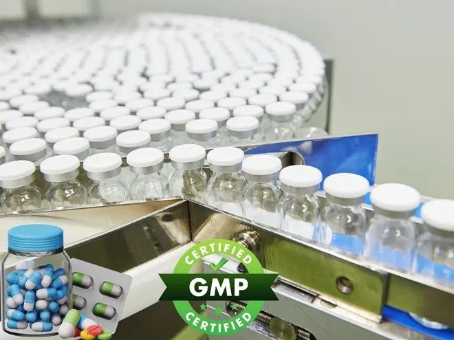 Domestic pharmaceutical production still heavily relies on imported raw materials, accounting for nearly 90% - Graphic: Huong Giang