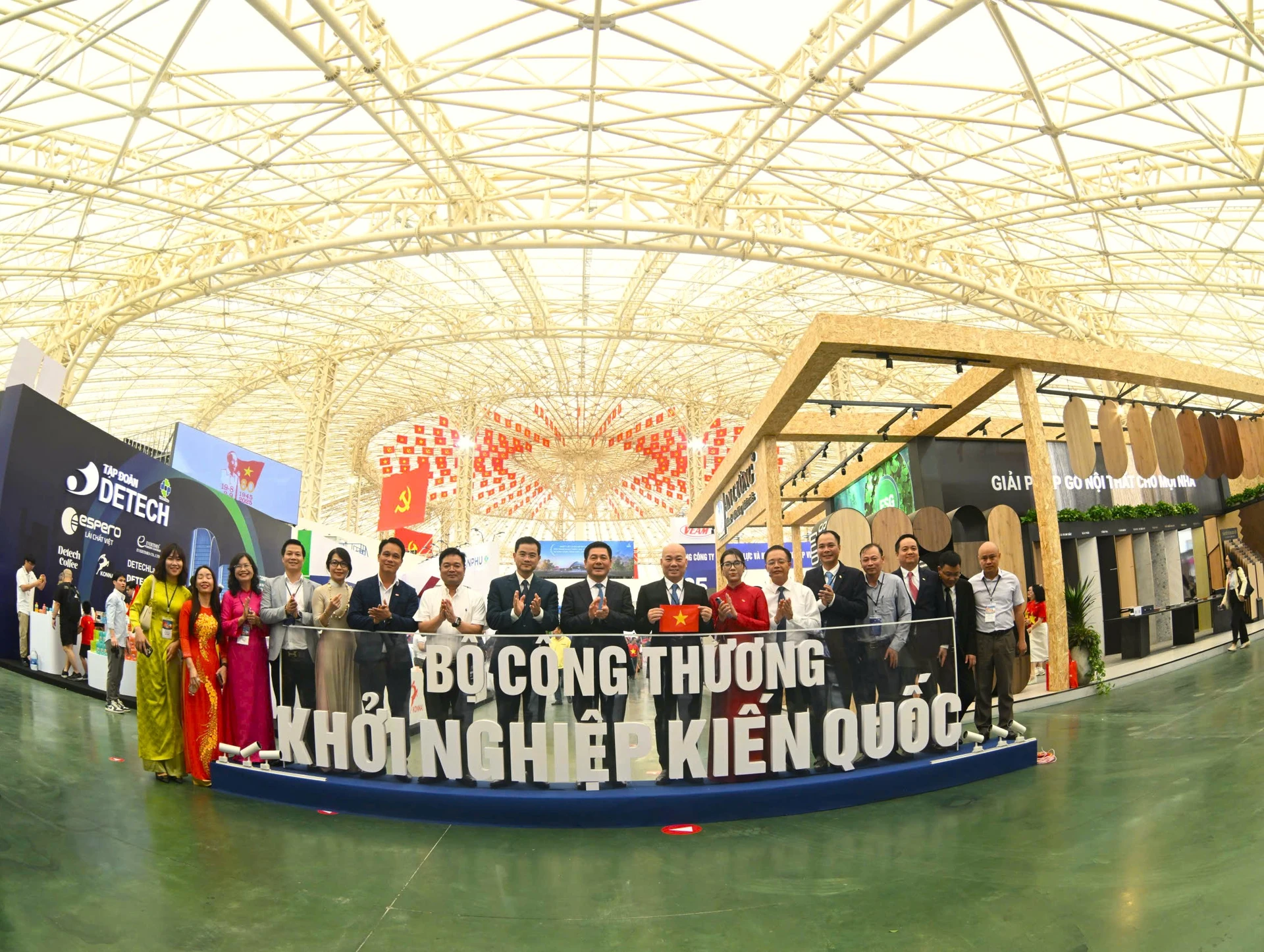Khai mạc triển lãm trực tuyến 3D "A80 - Khởi nghiệ
