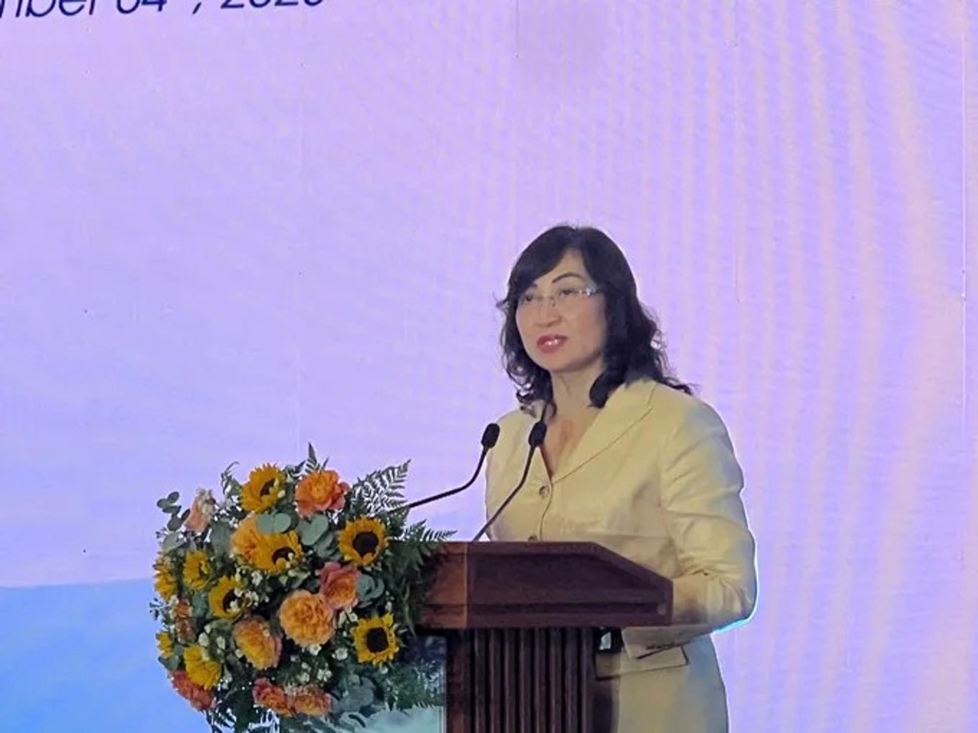﻿Thứ trưởng Bộ Công Thương Phan Thị Thắng phát biểu khai mạc Diễn đàn xuất khẩu