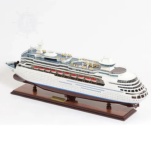 MAJESTY OF THE SEAS CRUISE SHIP MODEL