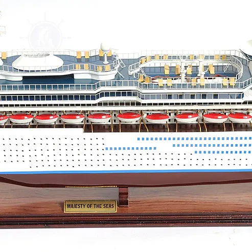 MAJESTY OF THE SEAS CRUISE SHIP MODEL