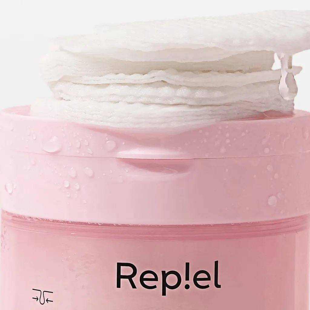 Toner pad làm sạch và thu nhỏ lỗ chân lông