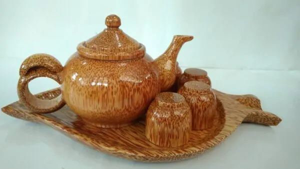 Service à thé en bois artisanal