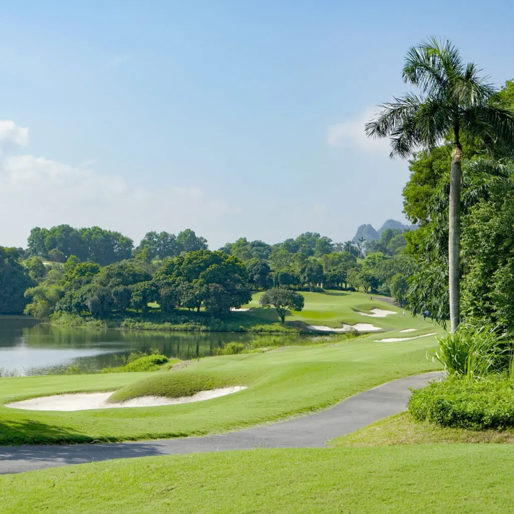 新山一高尔夫球场租赁(周三-周五)