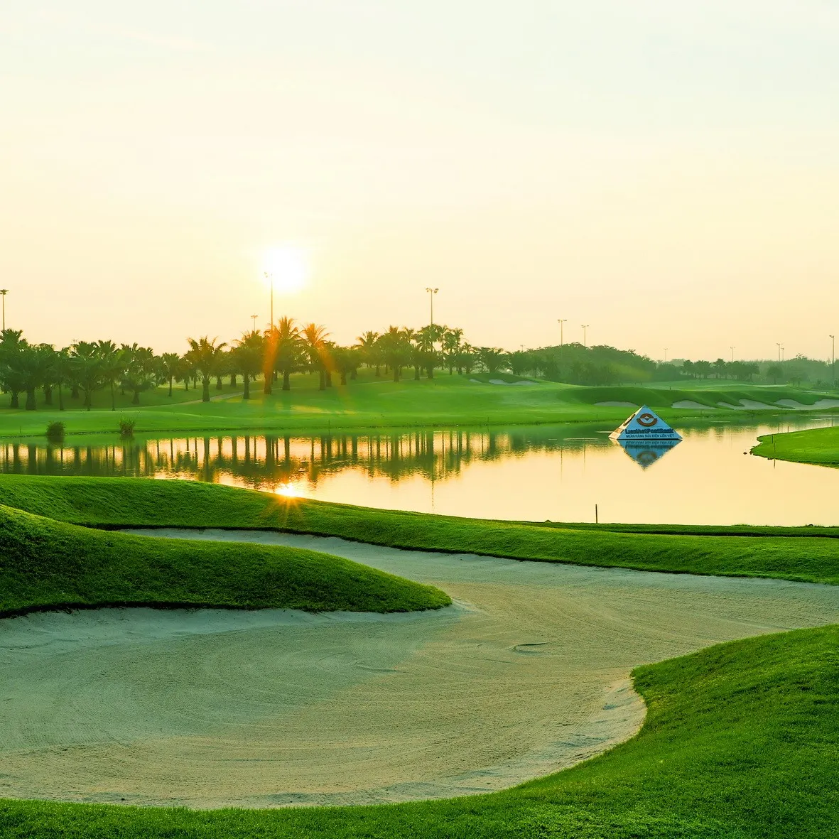 新山一高尔夫球场租赁(周三-周五)