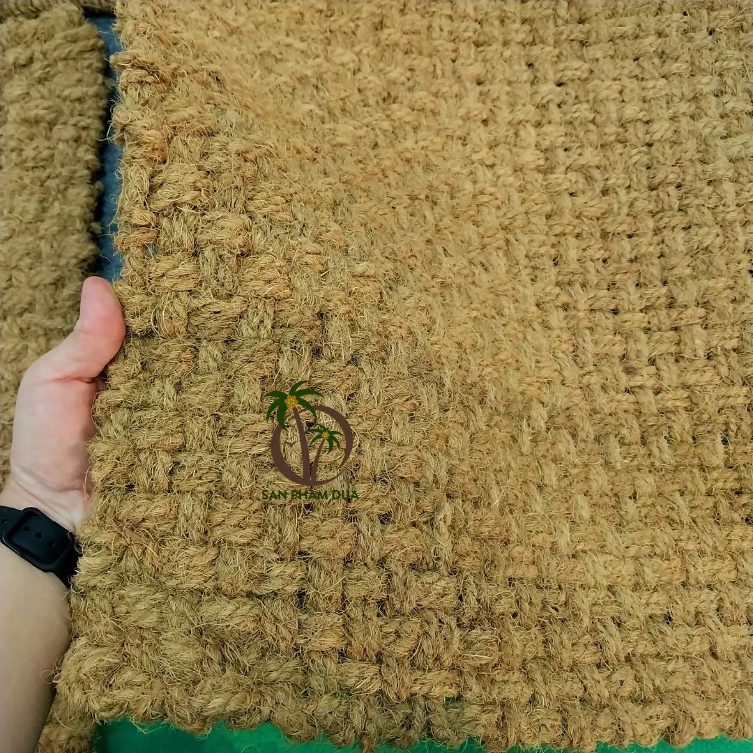HIGH QUALITY NATURAL COCONUT FIBER HANDWOVEN MAT