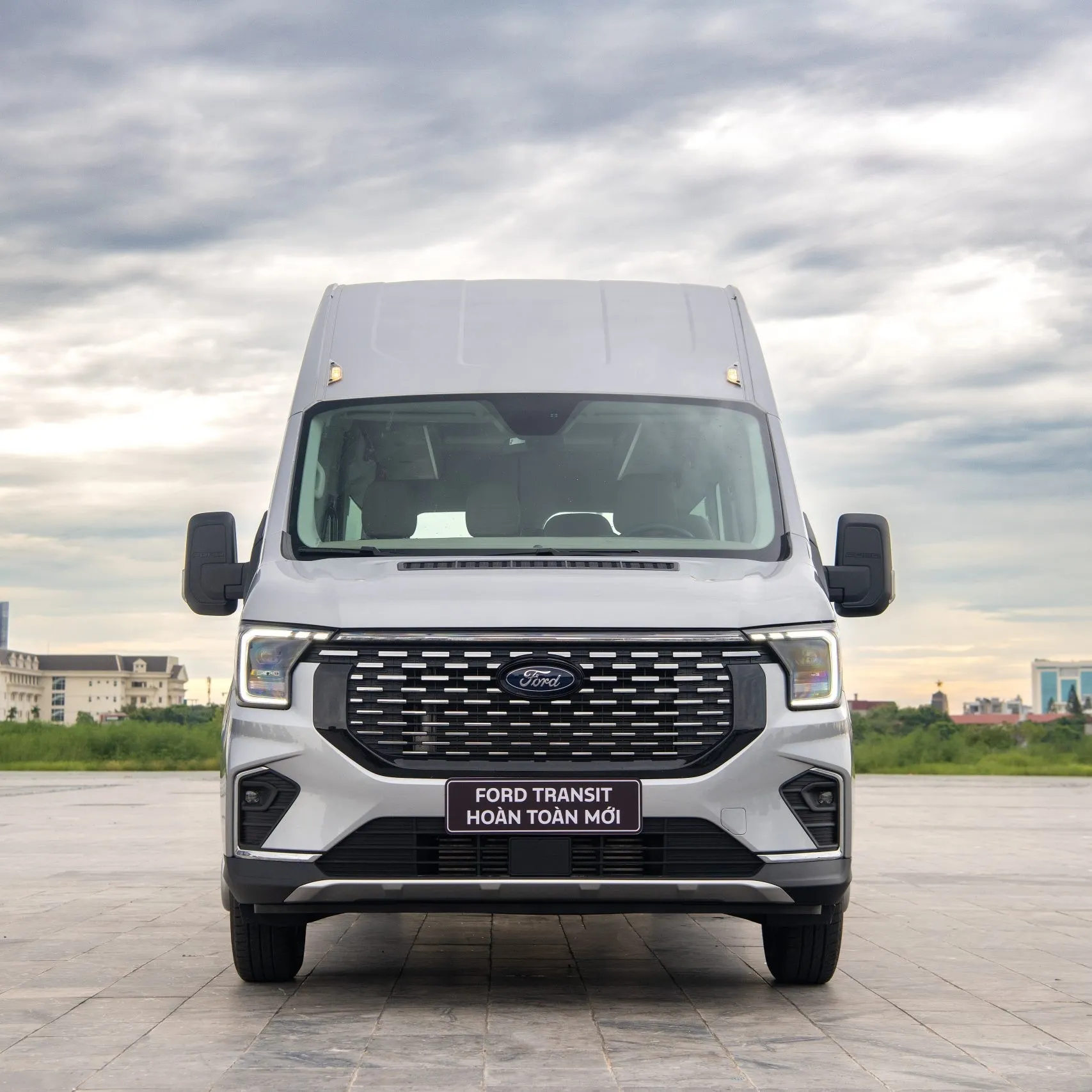 16座车 (福特Transit)