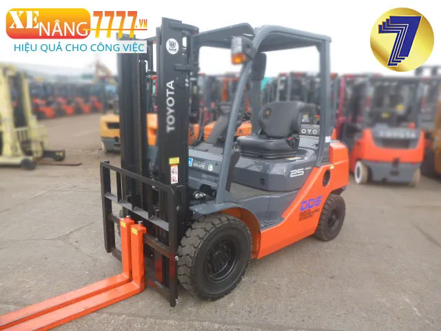 TOYOTA 02-8FD25 Diesel Forklift