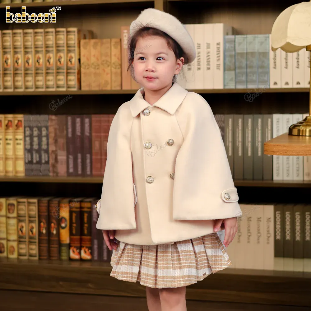 Bộ áo choàng màu be & váy xếp ly kẻ caro DR4276